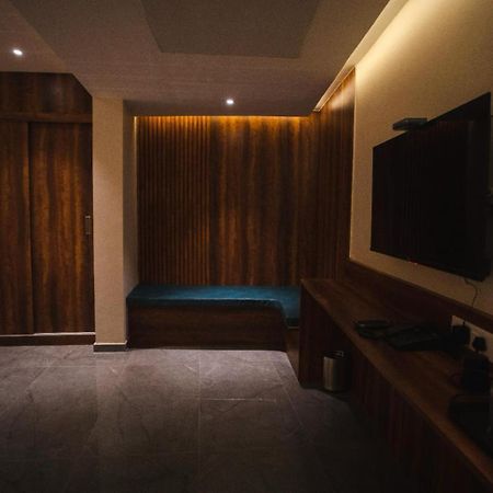 Hotel Aasare Inn Бангалор Екстериор снимка